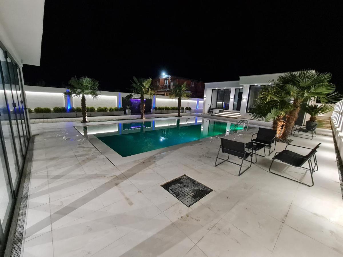 Lt Luxury Villa Rrushkull  Bagian luar foto
